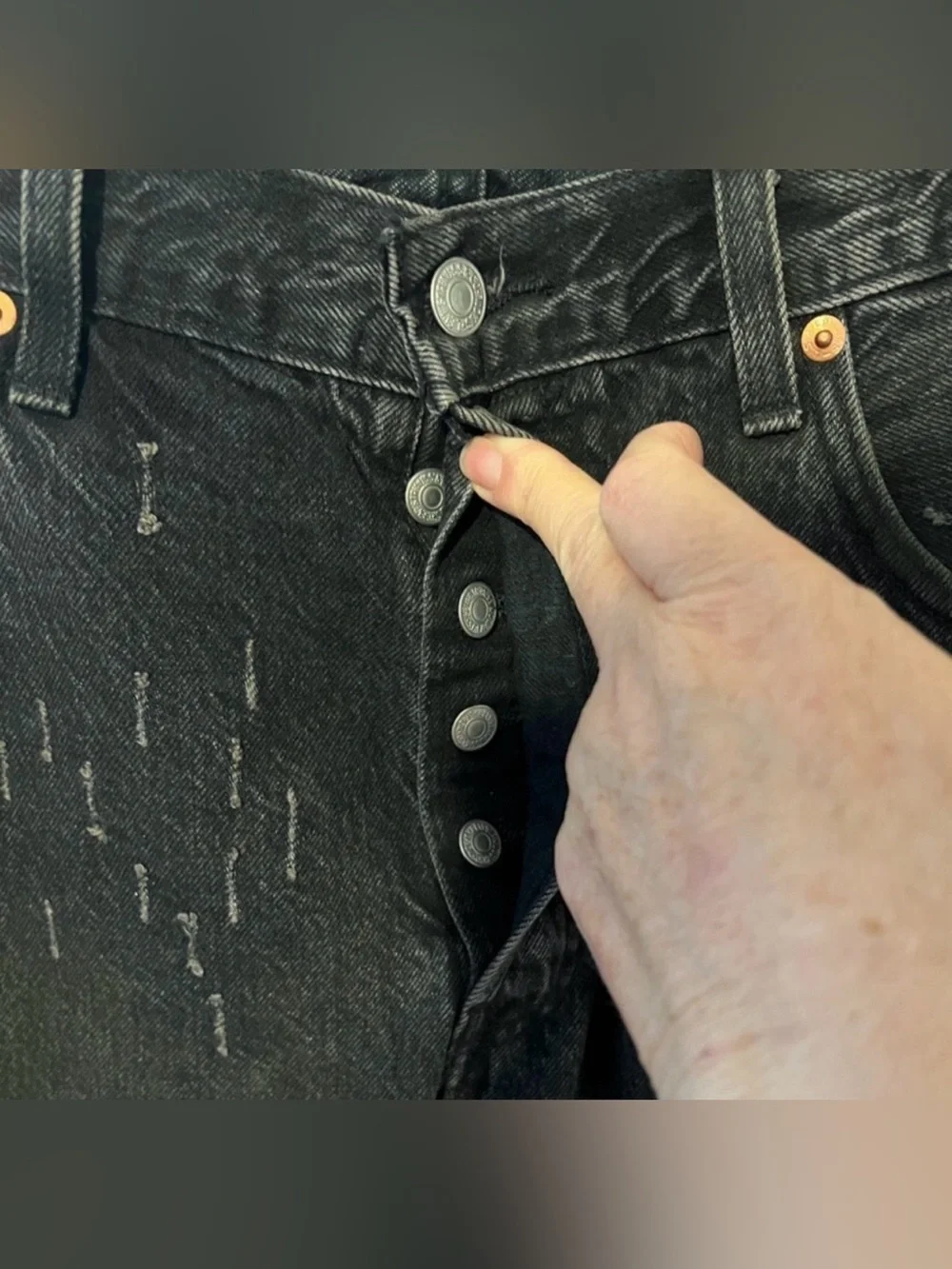 Levis Mens 501 Original Black Distressed Jeans Sz 34 x 34 NWT